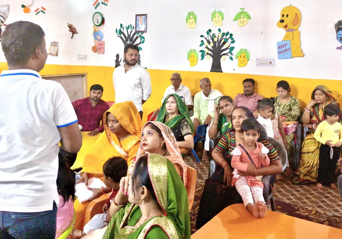 किड्स गैलेक्सी प्ले स्कूल में अभिभावक गोष्ठी आयोजित, 1098 हेल्पलाइन की जानकारी दी गई