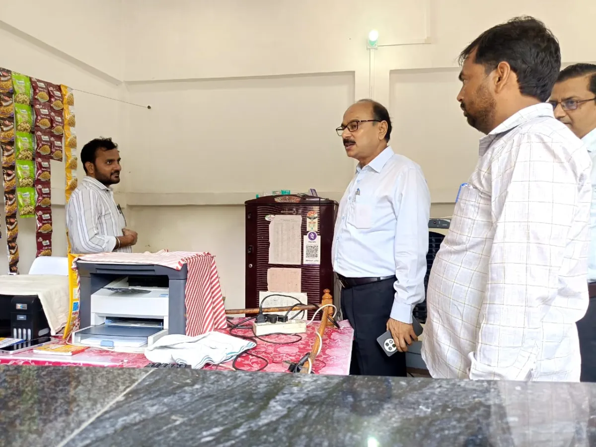 आईएएस अधिकारी कोमल पूनिया के निर्देशन में ग्राम पंचायत जैनपुर नागर में तहसील कर्मियों द्वारा भूमि विवादों का निस्तारण करने हेतु आधुनिक - ग्रामीण समाचार खबर